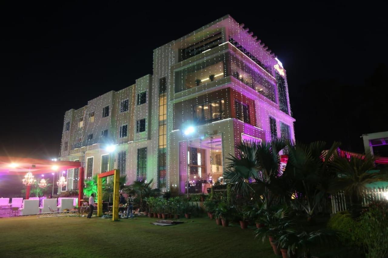 Hotel Pacific Roorkee ภายนอก รูปภาพ