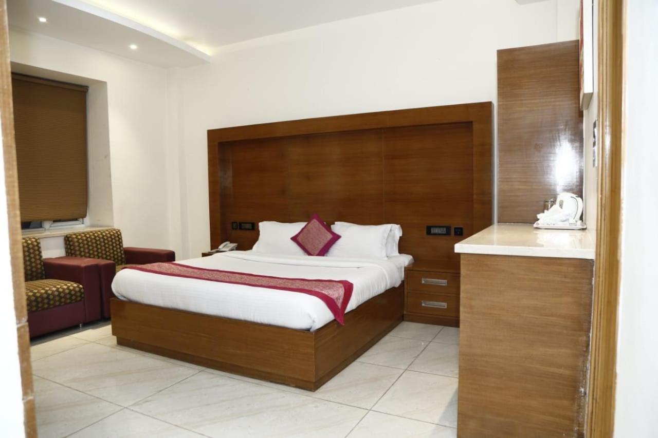 Hotel Pacific Roorkee ภายนอก รูปภาพ